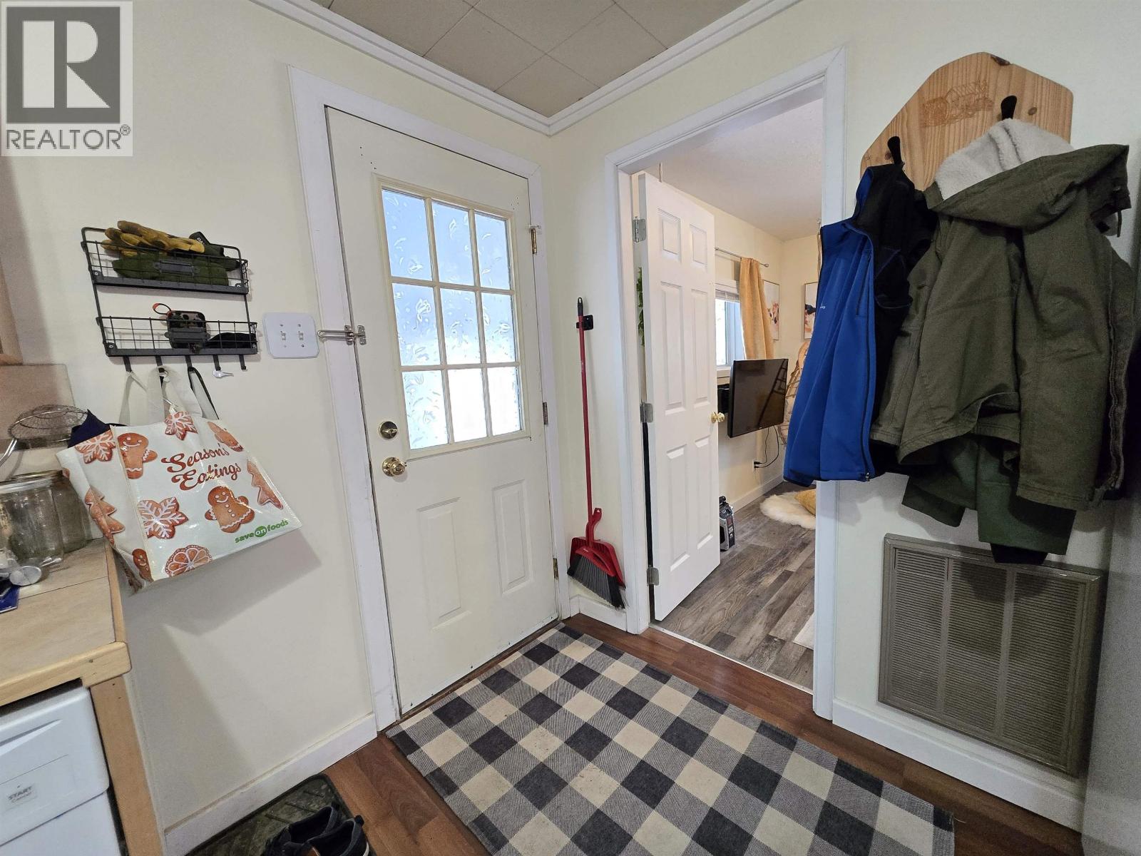 113 E 4th Street, Vanderhoof, British Columbia  V0J 3A0 - Photo 5 - R3104156