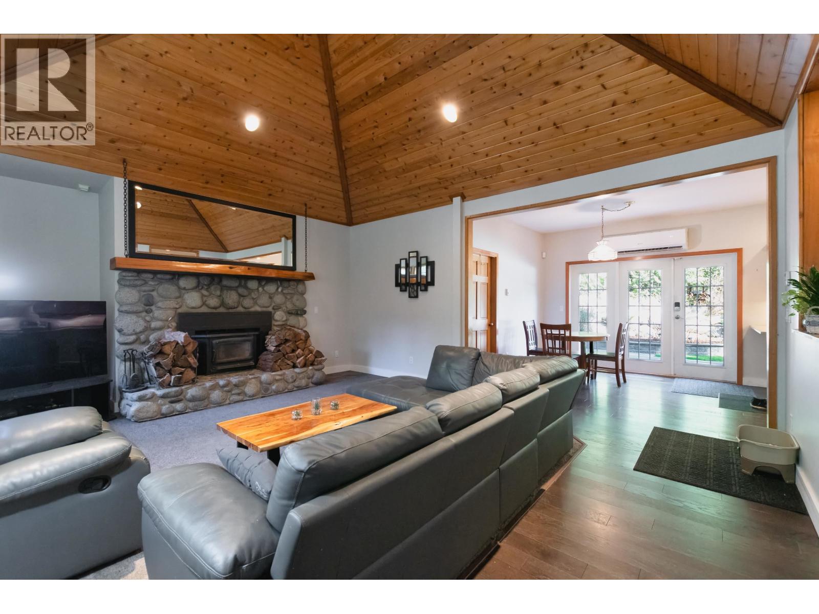 6979 Sechelt Inlet Road, Sechelt, British Columbia  V7Z 0P1 - Photo 6 - R3104410