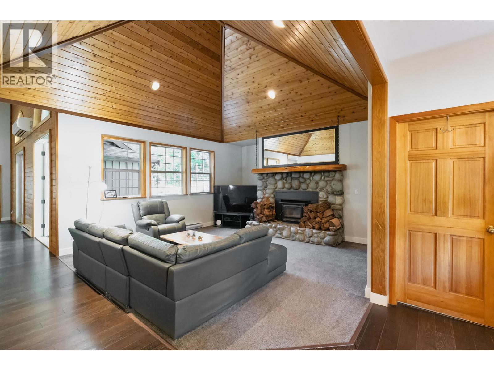 6979 Sechelt Inlet Road, Sechelt, British Columbia  V7Z 0P1 - Photo 7 - R3104410