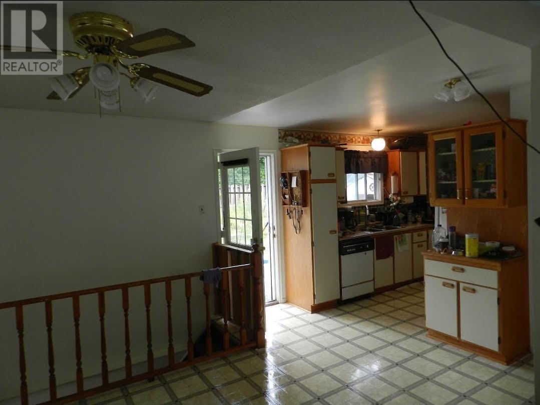 178 Hillside Dr S, Elliot Lake, Ontario  P5A 1N3 - Photo 4 - SM260557