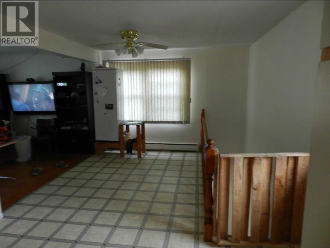 178 Hillside Dr S, Elliot Lake, Ontario  P5A 1N3 - Photo 5 - SM260557