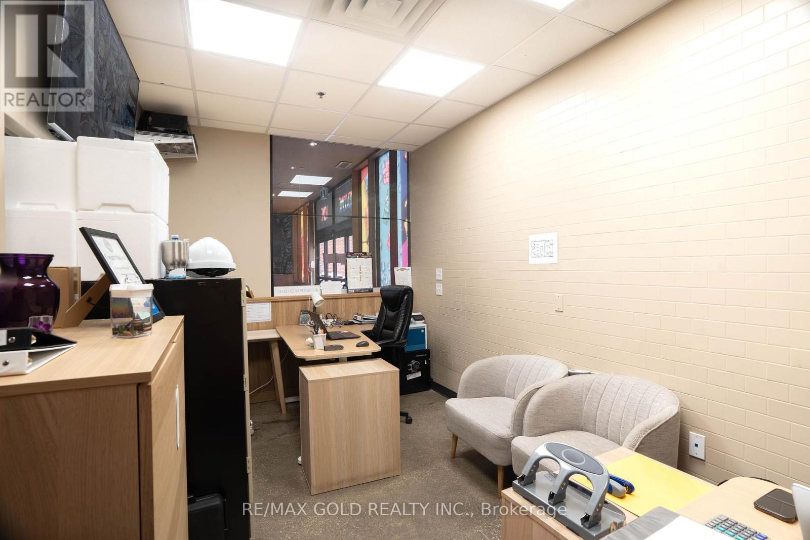 2 - 2110 Dundas Street E, Mississauga, Ontario L4X 1L9 - Photo 8 - W12773090