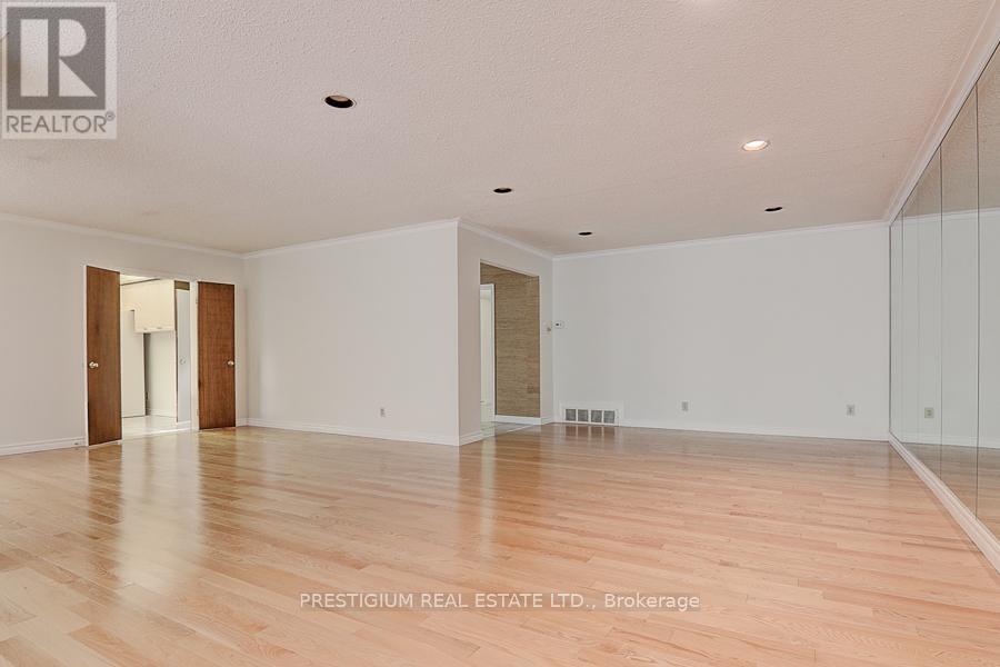 57 Laureleaf Road, Markham, Ontario  L3T 2X9 - Photo 11 - N12930892