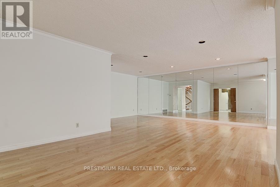 57 Laureleaf Road, Markham, Ontario  L3T 2X9 - Photo 14 - N12930892