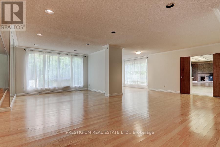 57 Laureleaf Road, Markham, Ontario  L3T 2X9 - Photo 8 - N12930892