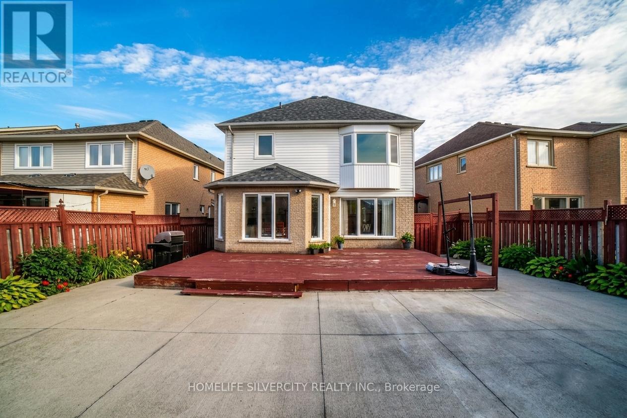 11 Rangeland Road, Brampton, Ontario  L6R 1L4 - Photo 2 - W12930828