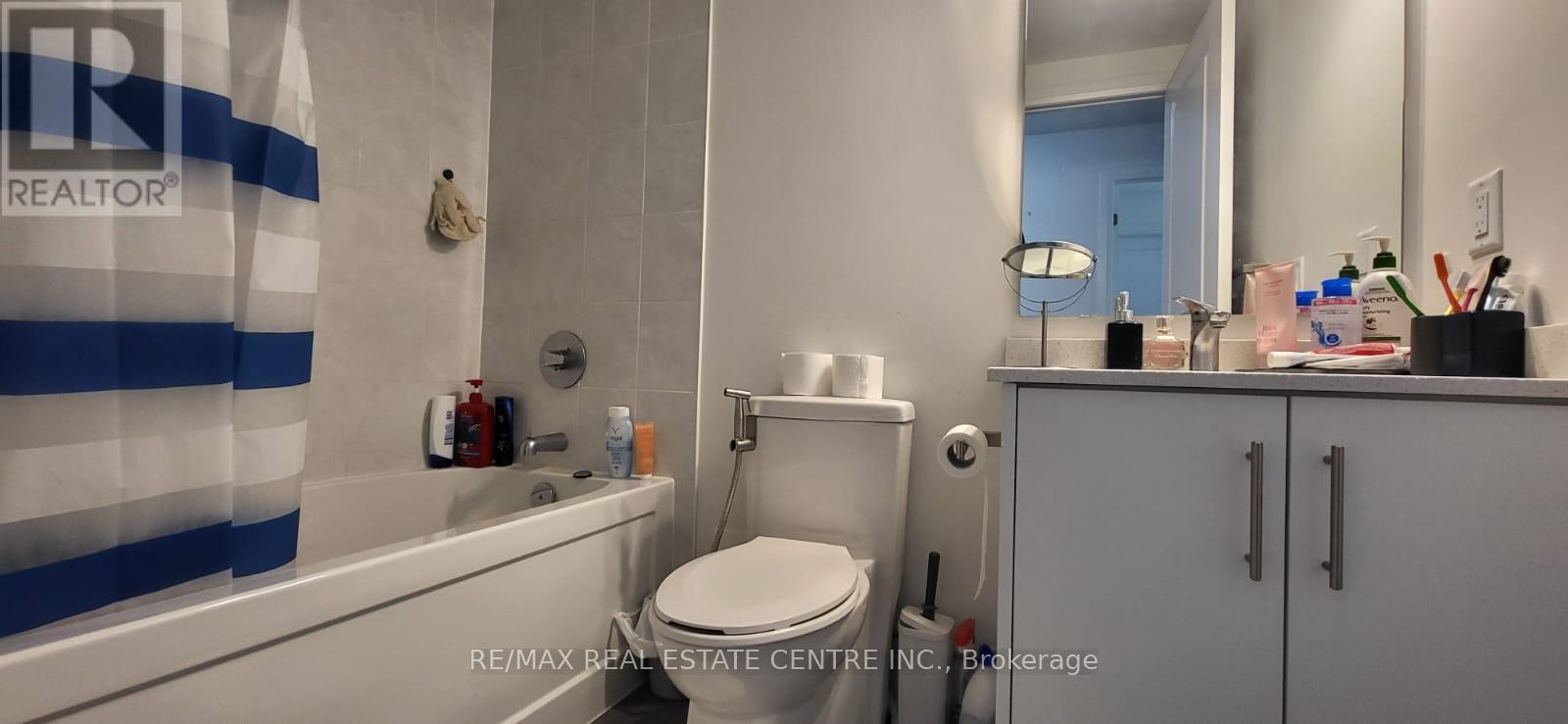 142 - 75 Attmar Drive, Brampton, Ontario  L6P 0Y6 - Photo 18 - W12930840