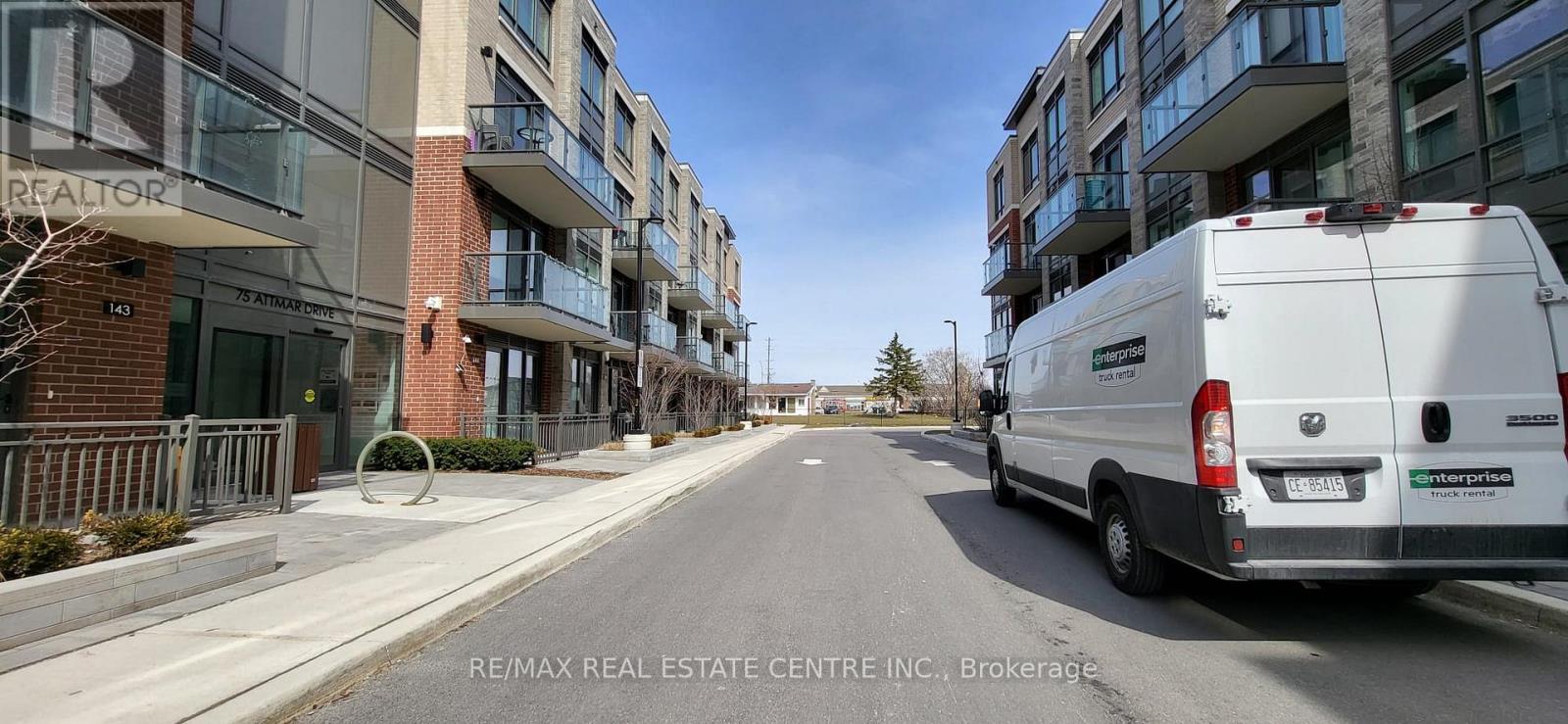 142 - 75 Attmar Drive, Brampton, Ontario  L6P 0Y6 - Photo 3 - W12930840