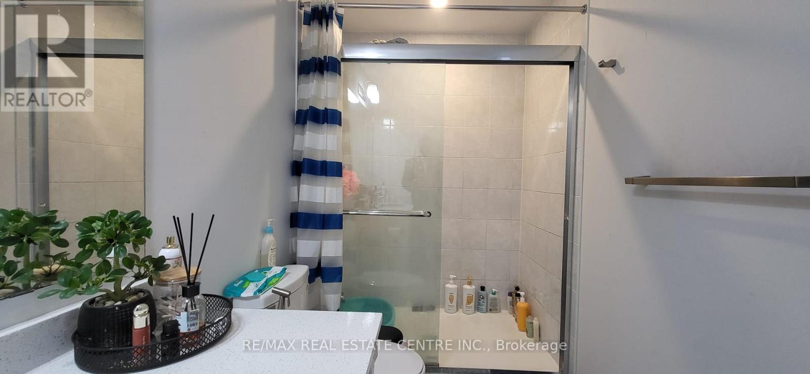 142 - 75 Attmar Drive, Brampton, Ontario  L6P 0Y6 - Photo 9 - W12930840