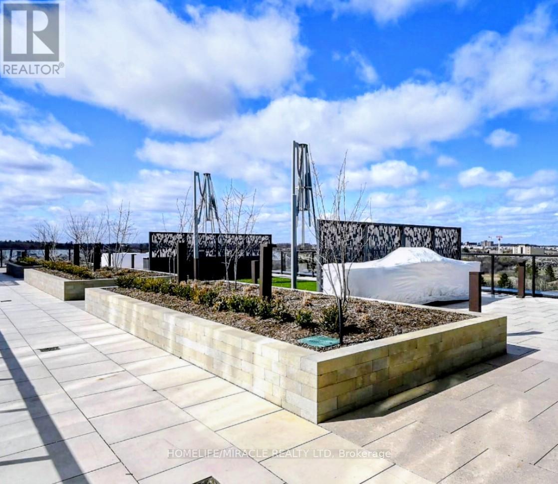 302 - 1415 Dundas Street E, Oakville, Ontario  L6H 8A3 - Photo 3 - W12930846