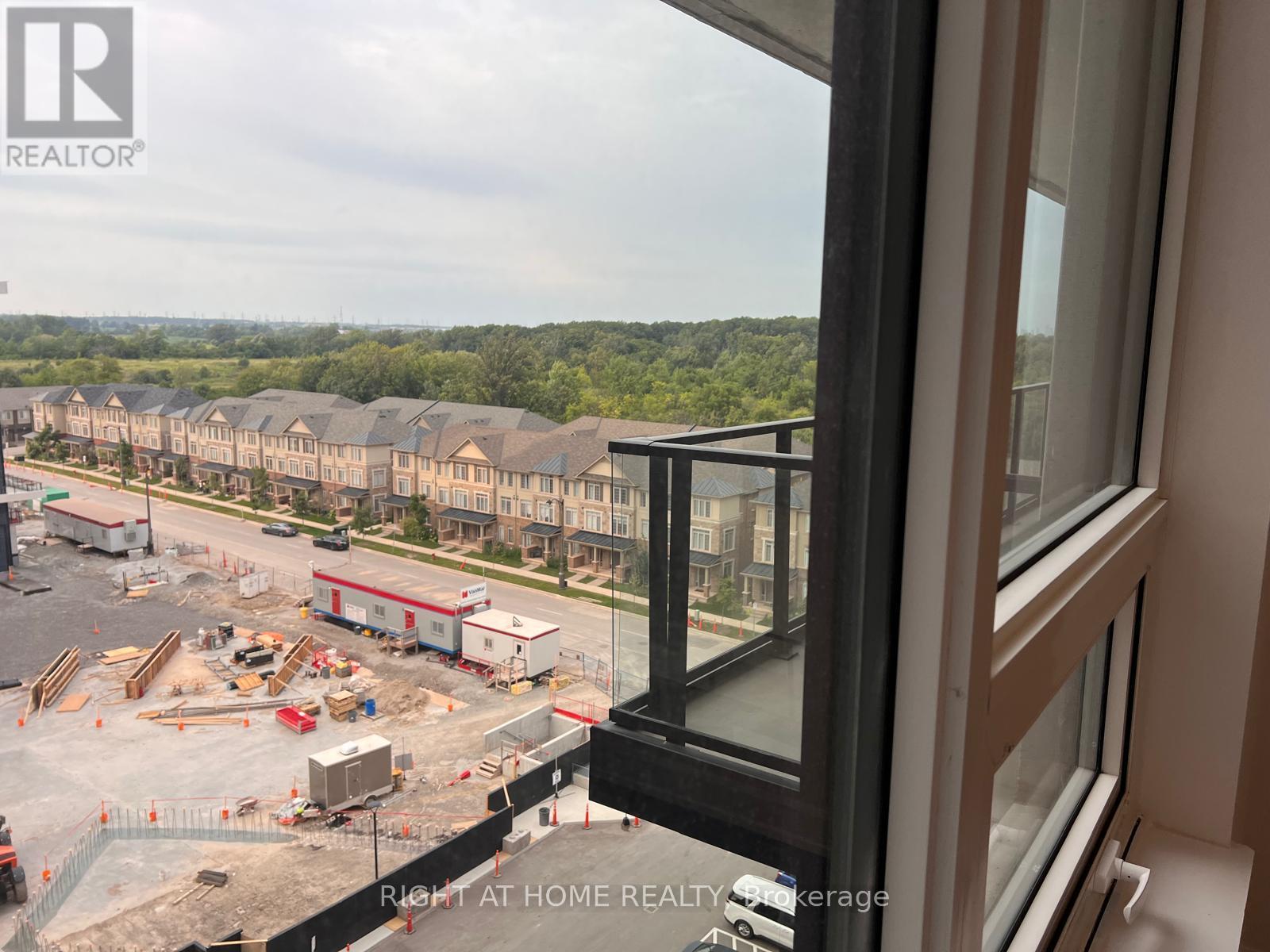 802 - 3200 William Coltson Avenue E, Oakville, Ontario  L6H 7W6 - Photo 8 - W12930848