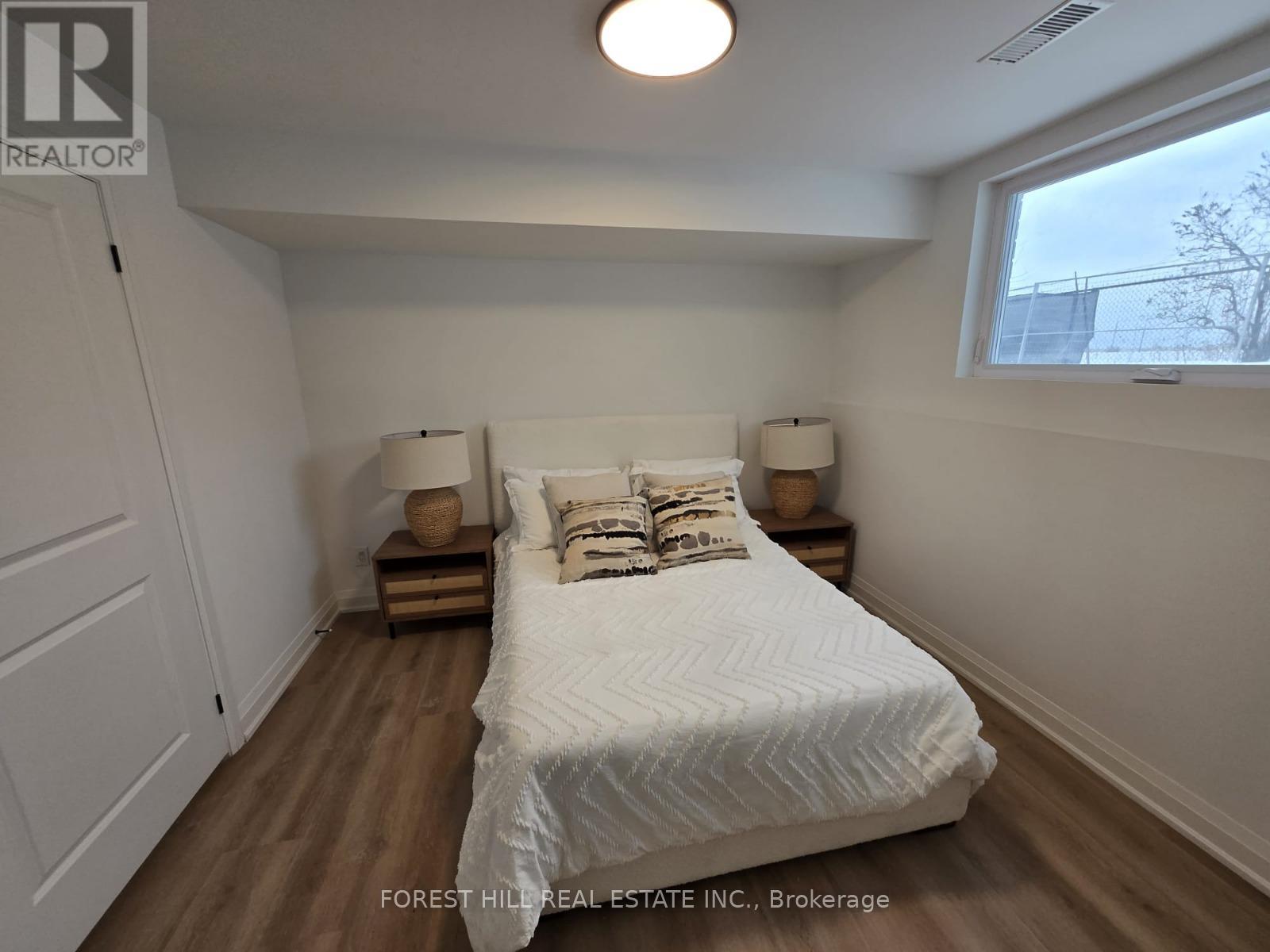 A - 279 Reiner Road, Toronto, Ontario  M3H 2M5 - Photo 12 - W12930856