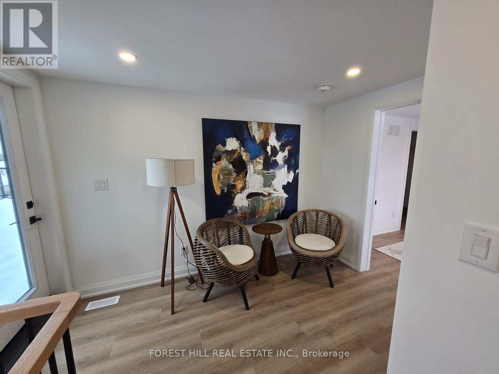 A - 279 Reiner Road, Toronto, Ontario  M3H 2M5 - Photo 6 - W12930856