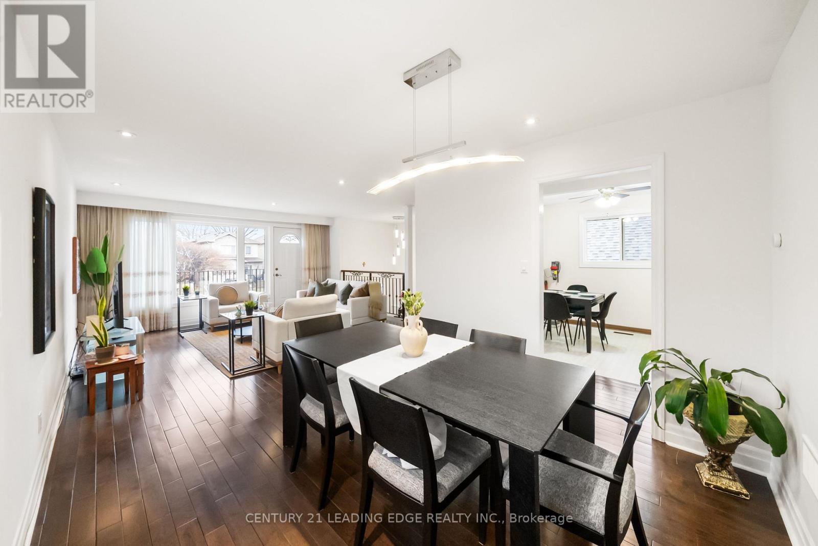 1050 Alexandra Avenue, Mississauga, Ontario  L5E 1Z8 - Photo 12 - W12930872