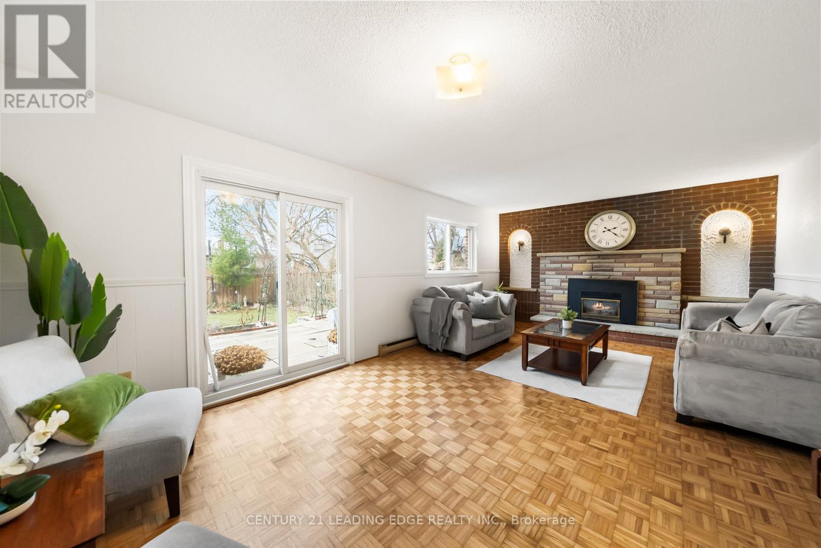 1050 Alexandra Avenue, Mississauga, Ontario  L5E 1Z8 - Photo 34 - W12930872