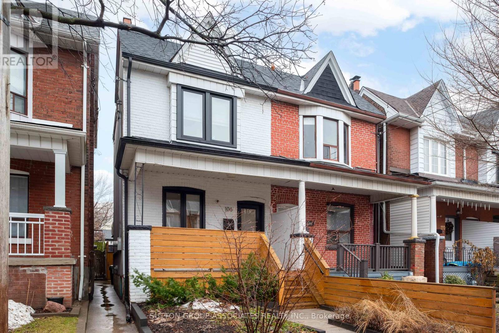 106 Uxbridge Avenue, Toronto, Ontario  M6N 2Y4 - Photo 2 - W12930884