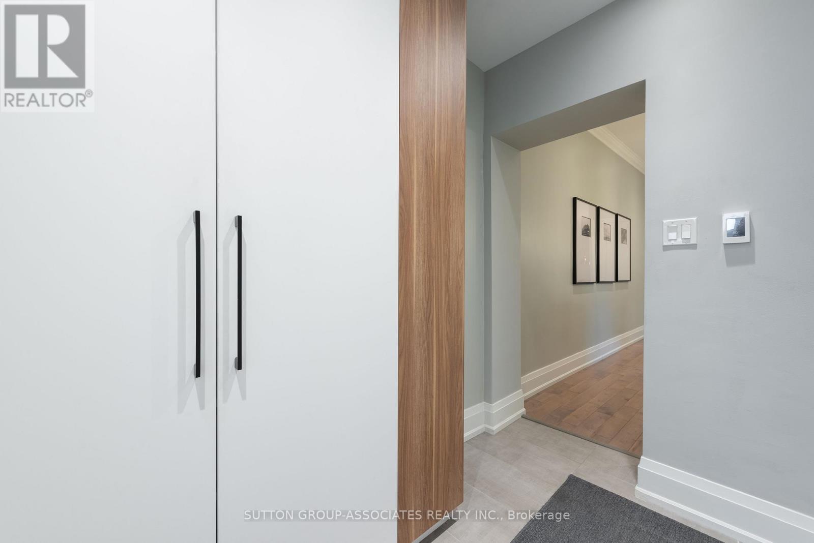 106 Uxbridge Avenue, Toronto, Ontario  M6N 2Y4 - Photo 21 - W12930884