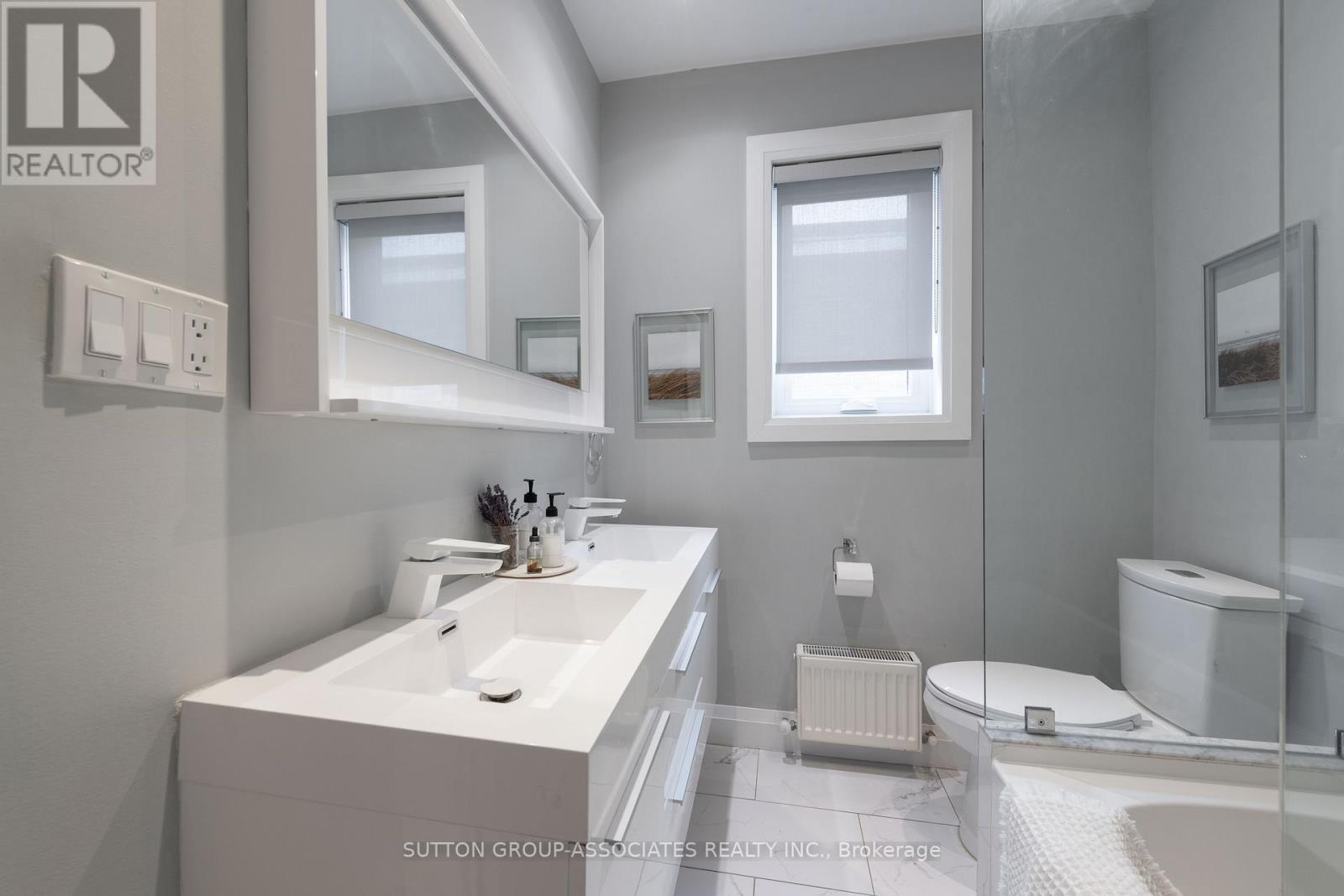 106 Uxbridge Avenue, Toronto, Ontario  M6N 2Y4 - Photo 29 - W12930884