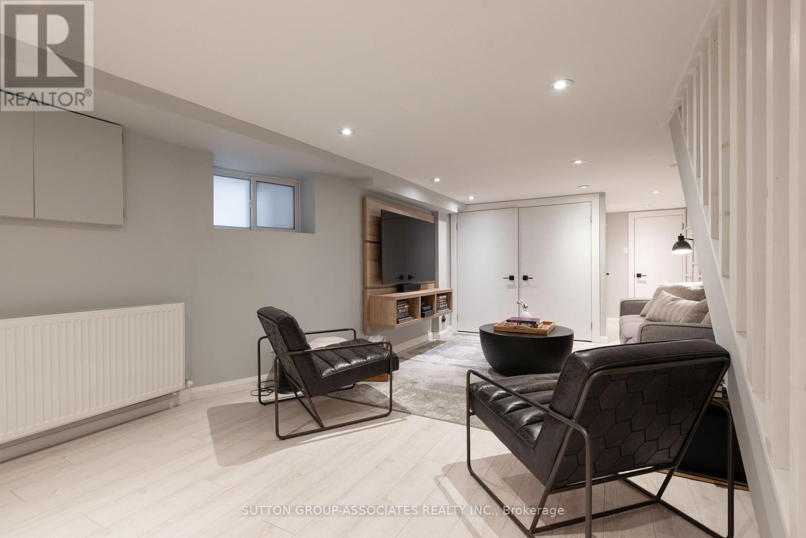 106 Uxbridge Avenue, Toronto, Ontario  M6N 2Y4 - Photo 36 - W12930884