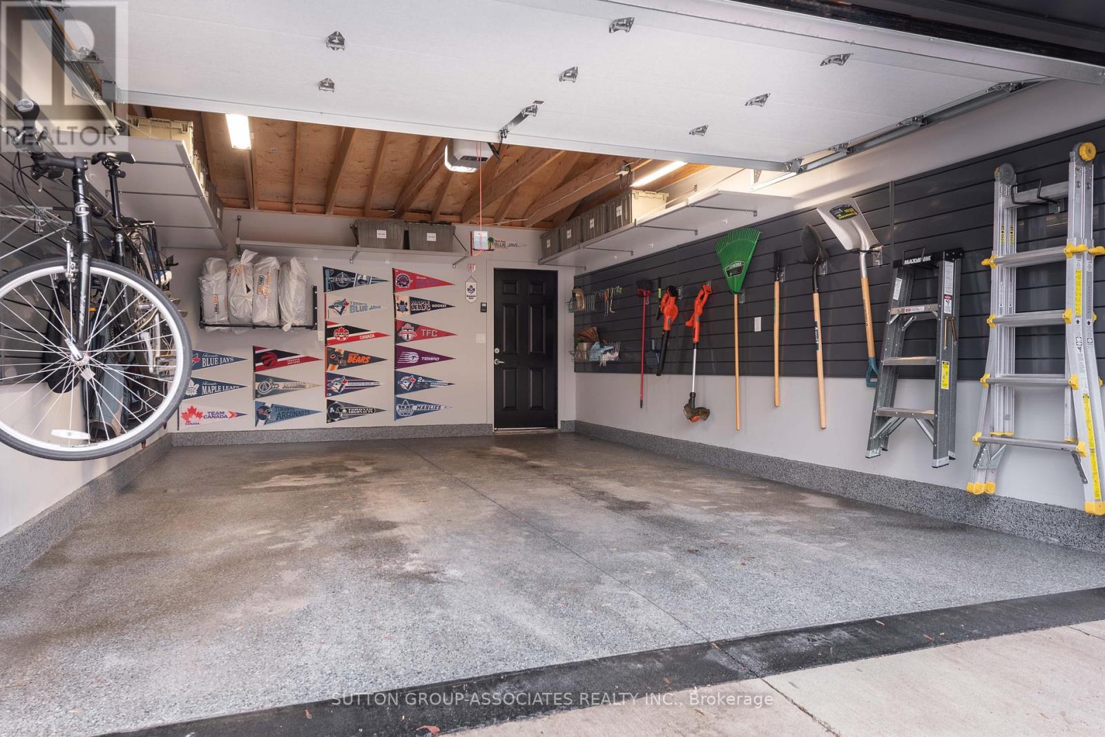 106 Uxbridge Avenue, Toronto, Ontario  M6N 2Y4 - Photo 49 - W12930884