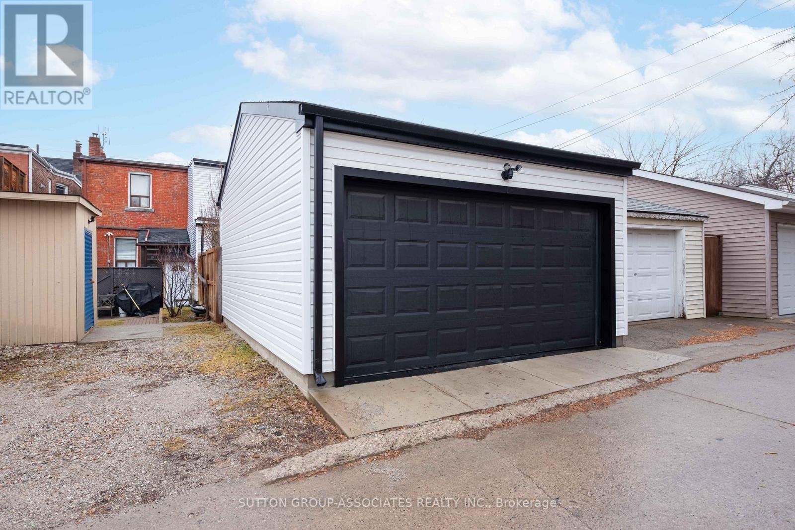 106 Uxbridge Avenue, Toronto, Ontario  M6N 2Y4 - Photo 50 - W12930884