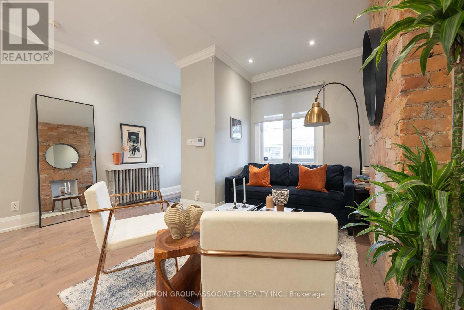 106 Uxbridge Avenue, Toronto, Ontario  M6N 2Y4 - Photo 7 - W12930884