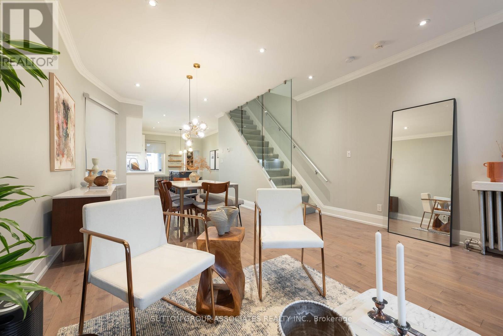 106 Uxbridge Avenue, Toronto, Ontario  M6N 2Y4 - Photo 8 - W12930884