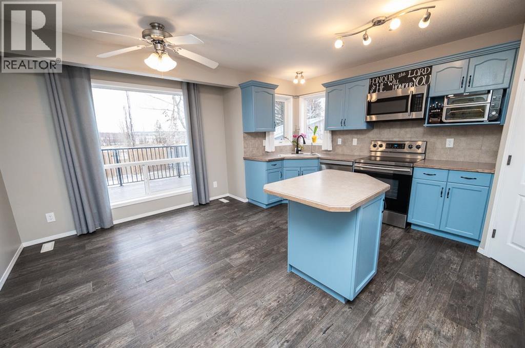 75 Doherty Close, Red Deer, Alberta  T4R 3G1 - Photo 6 - A2295501