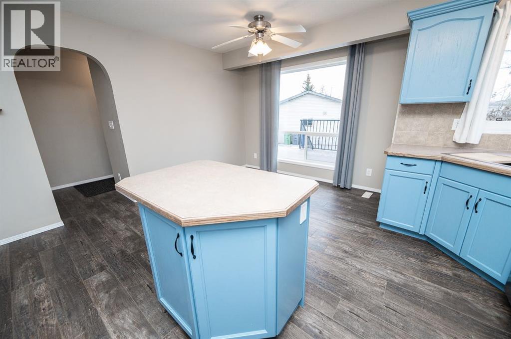 75 Doherty Close, Red Deer, Alberta  T4R 3G1 - Photo 7 - A2295501