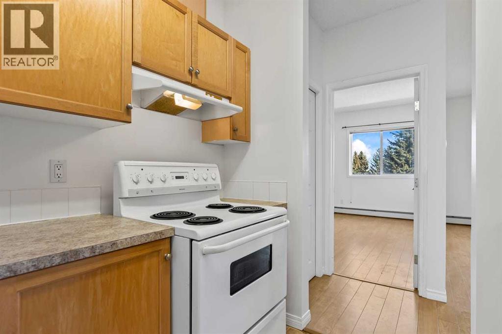 304, 2022 Canyon Meadows Drive Se, Calgary, Alberta  T2J 7H1 - Photo 10 - A2293821