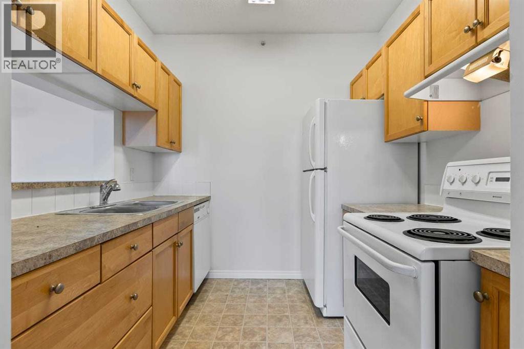 304, 2022 Canyon Meadows Drive Se, Calgary, Alberta  T2J 7H1 - Photo 6 - A2293821