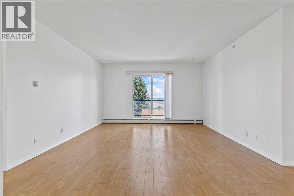 304, 2022 Canyon Meadows Drive Se, Calgary, Alberta  T2J 7H1 - Photo 11 - A2293821