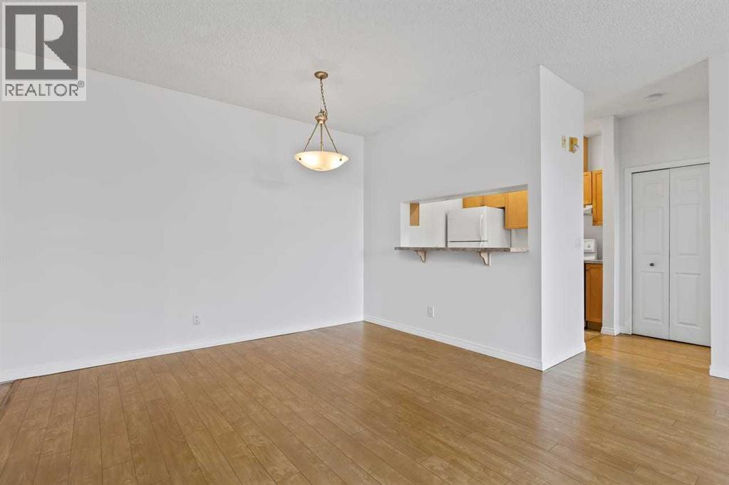 304, 2022 Canyon Meadows Drive Se, Calgary, Alberta  T2J 7H1 - Photo 4 - A2293821