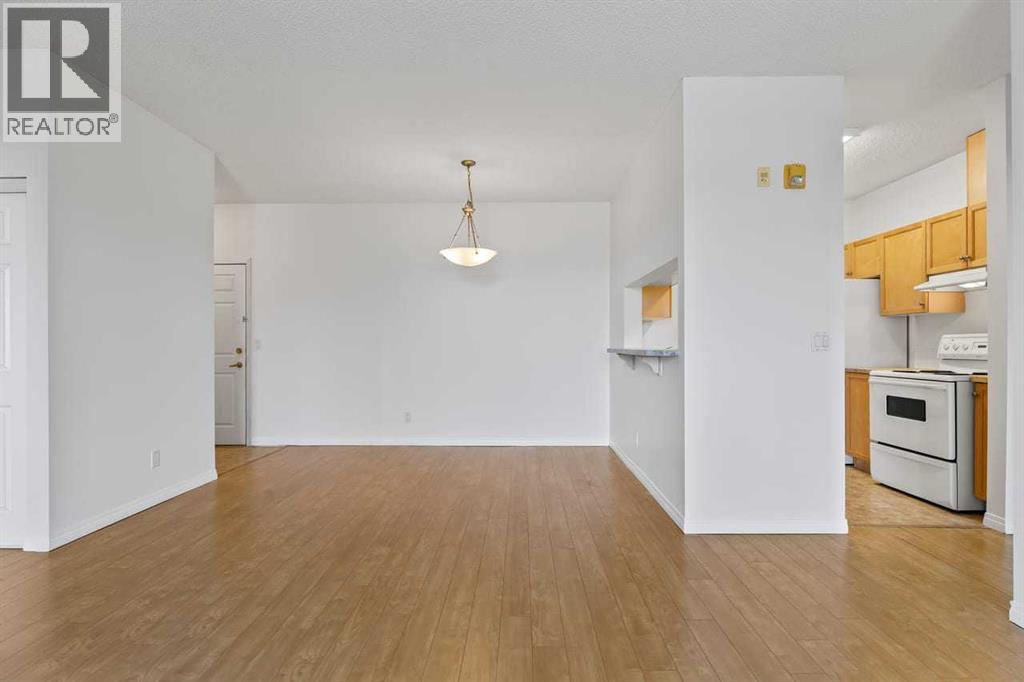 304, 2022 Canyon Meadows Drive Se, Calgary, Alberta  T2J 7H1 - Photo 5 - A2293821