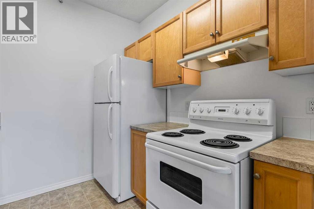 304, 2022 Canyon Meadows Drive Se, Calgary, Alberta  T2J 7H1 - Photo 8 - A2293821