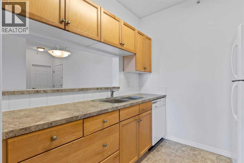 304, 2022 Canyon Meadows Drive Se, Calgary, Alberta  T2J 7H1 - Photo 7 - A2293821