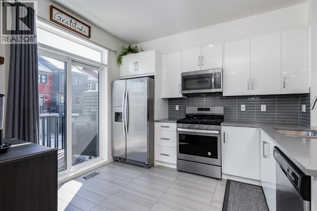 160 Walden Path SE, Calgary, Alberta  T2X 4C4 - Photo 9 - A2293873