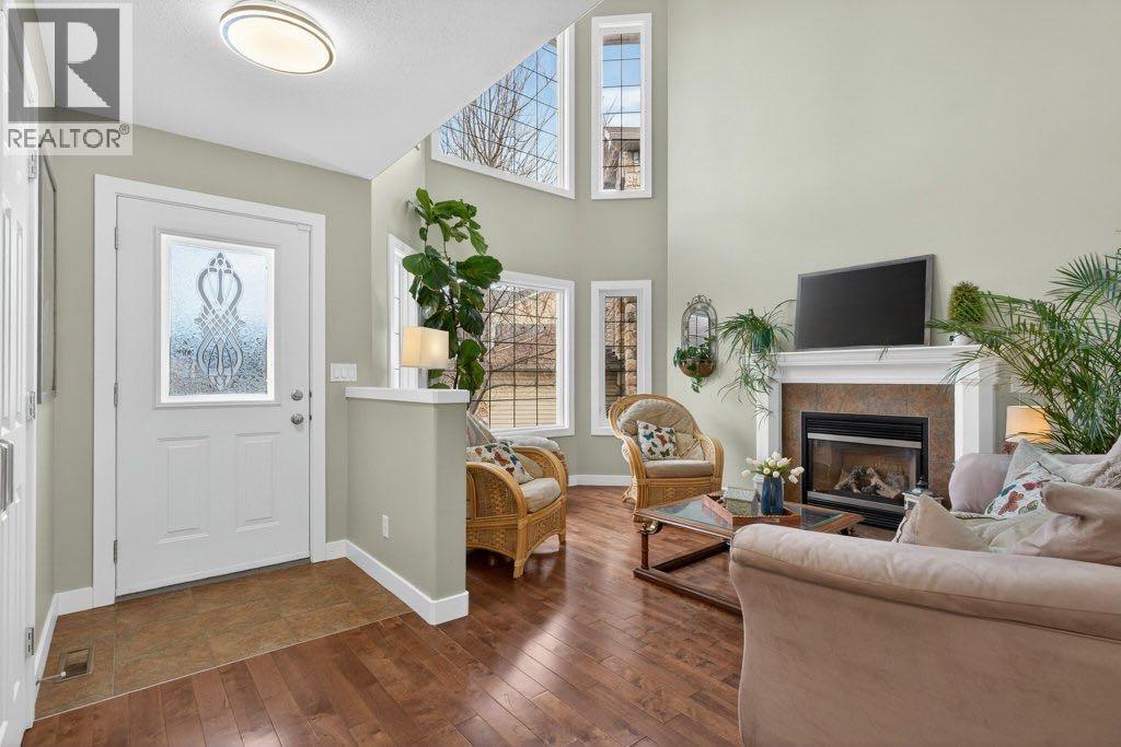 311 Crystal Shores View, Okotoks, Alberta  T1S 2H9 - Photo 3 - A2294700