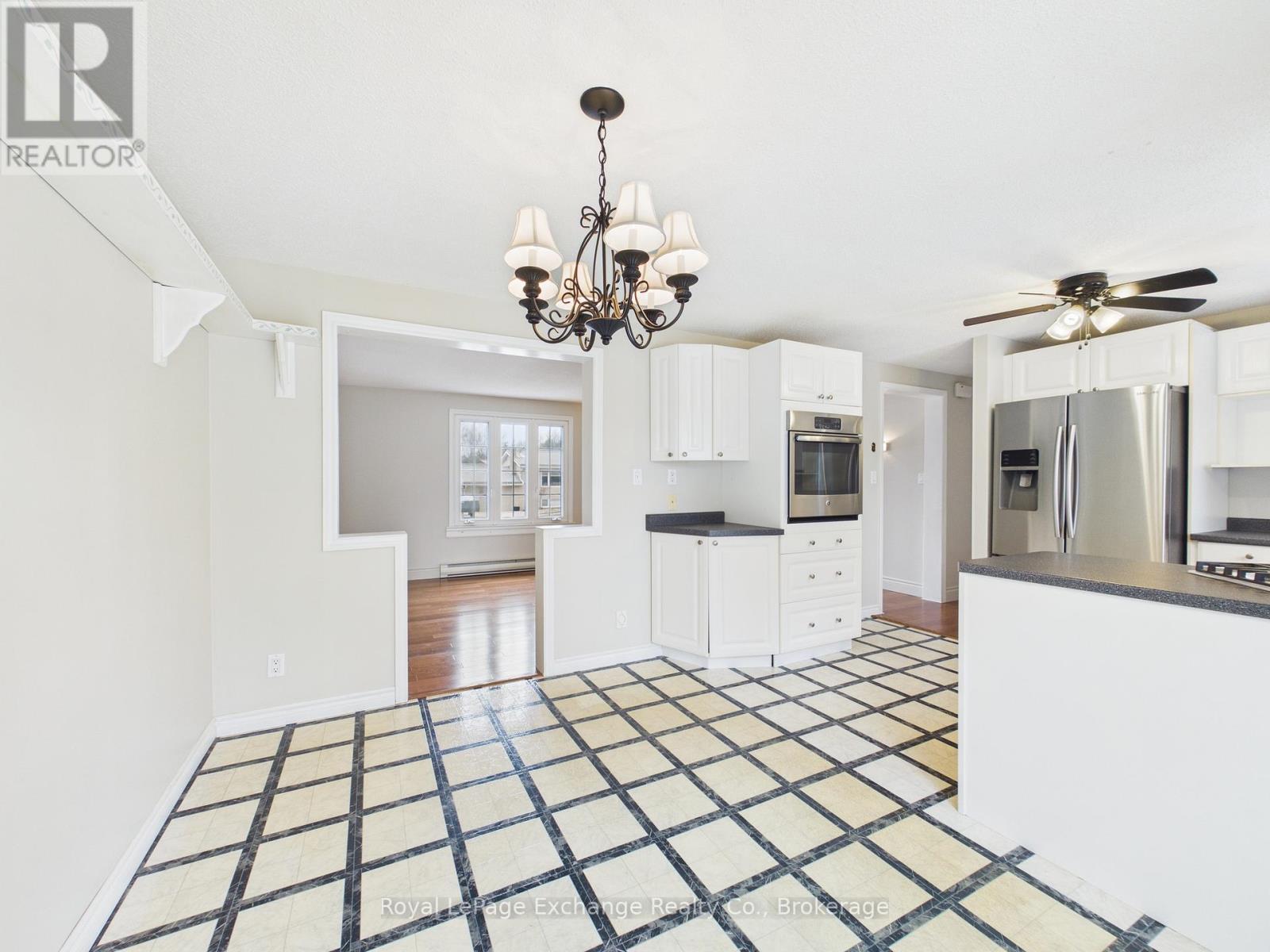 24 Inverness Street N, Kincardine, Ontario  N2Z 1J4 - Photo 5 - X12922066