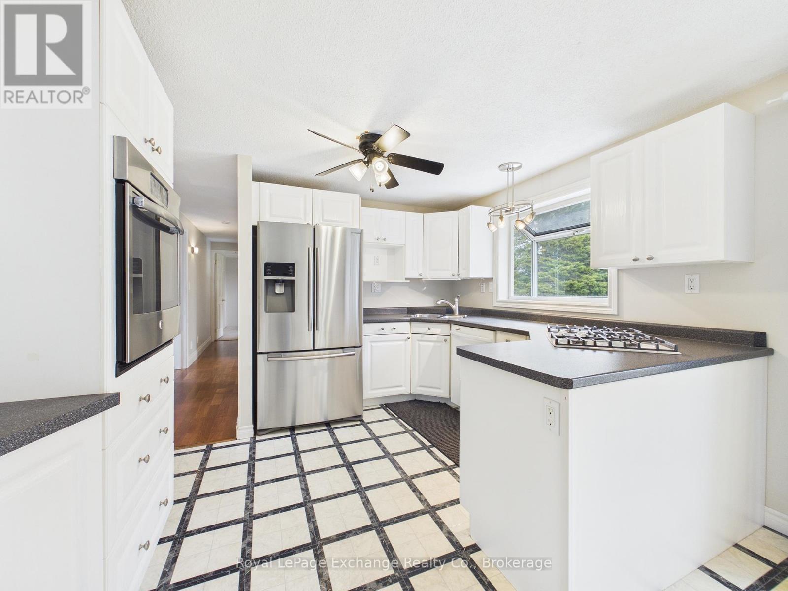 24 Inverness Street N, Kincardine, Ontario  N2Z 1J4 - Photo 6 - X12922066