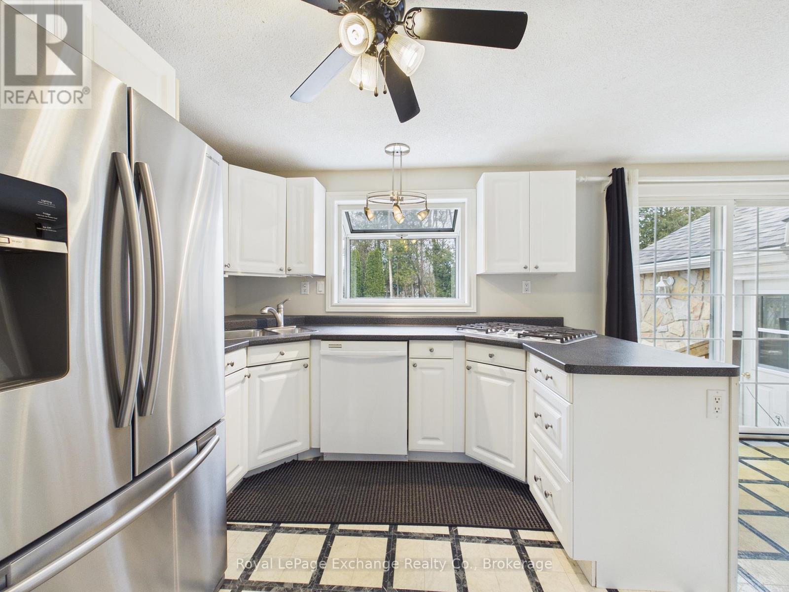 24 Inverness Street N, Kincardine, Ontario  N2Z 1J4 - Photo 7 - X12922066