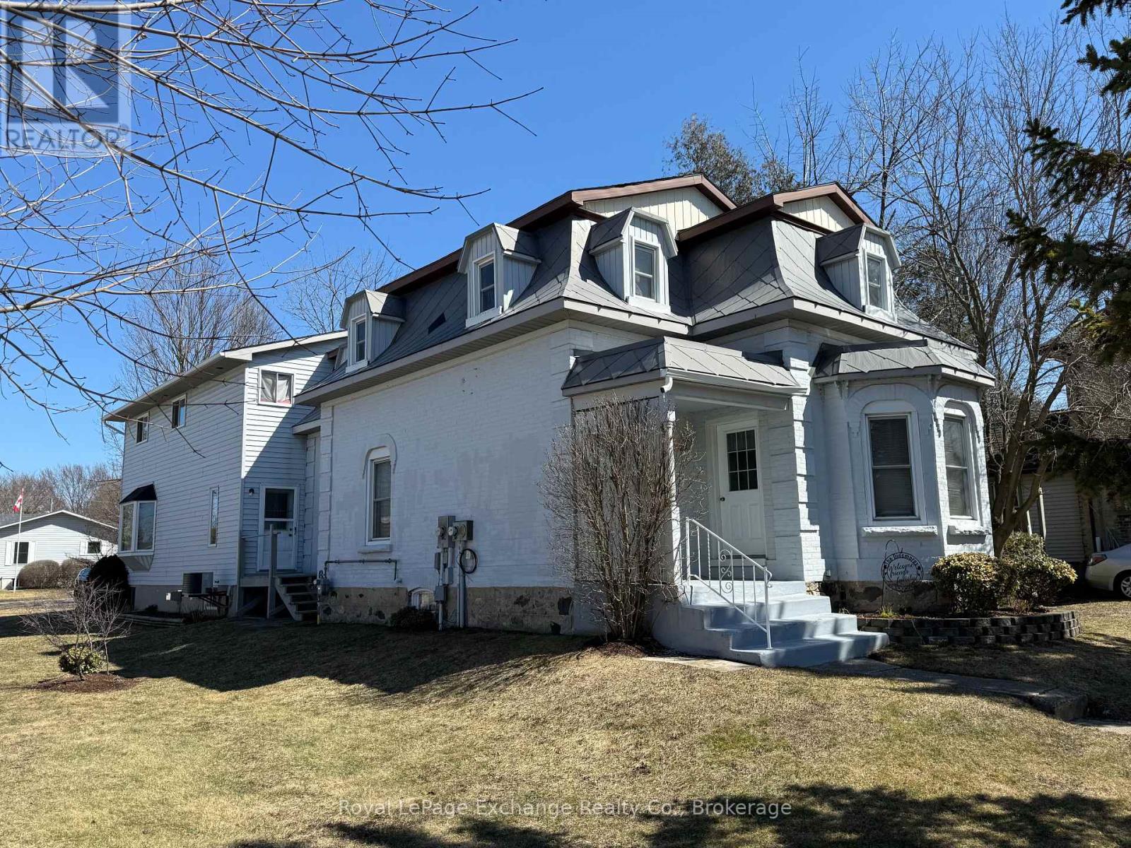 247 Broadway Street, Kincardine, Ontario  N2Z 2X9 - Photo 2 - X12927024