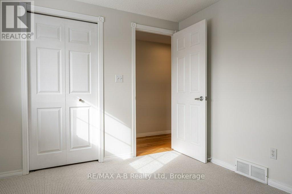 86 Freeland Drive, Stratford, Ontario  N4Z 1H1 - Photo 31 - X12929878