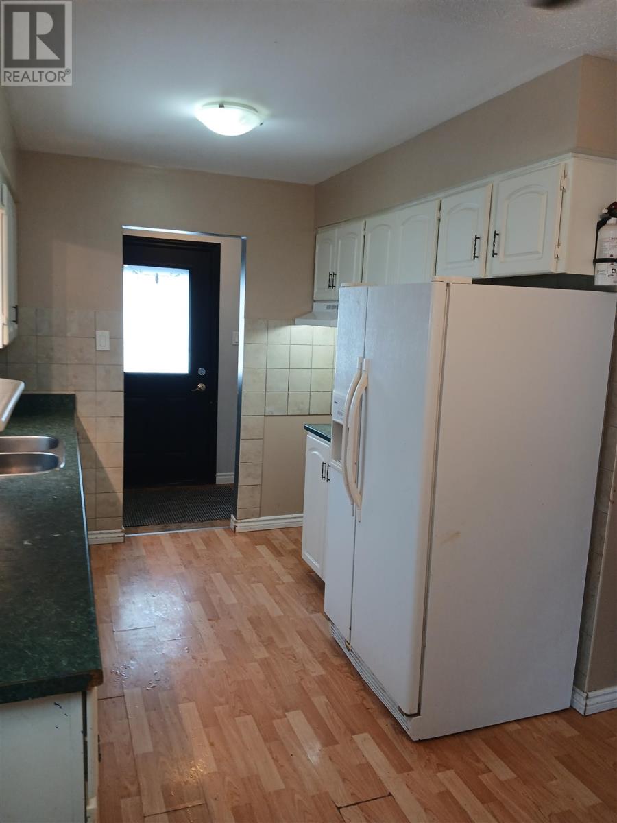 125 Laurier Rd, Elliot Lake, Ontario  P5A 2V1 - Photo 2 - SM260558