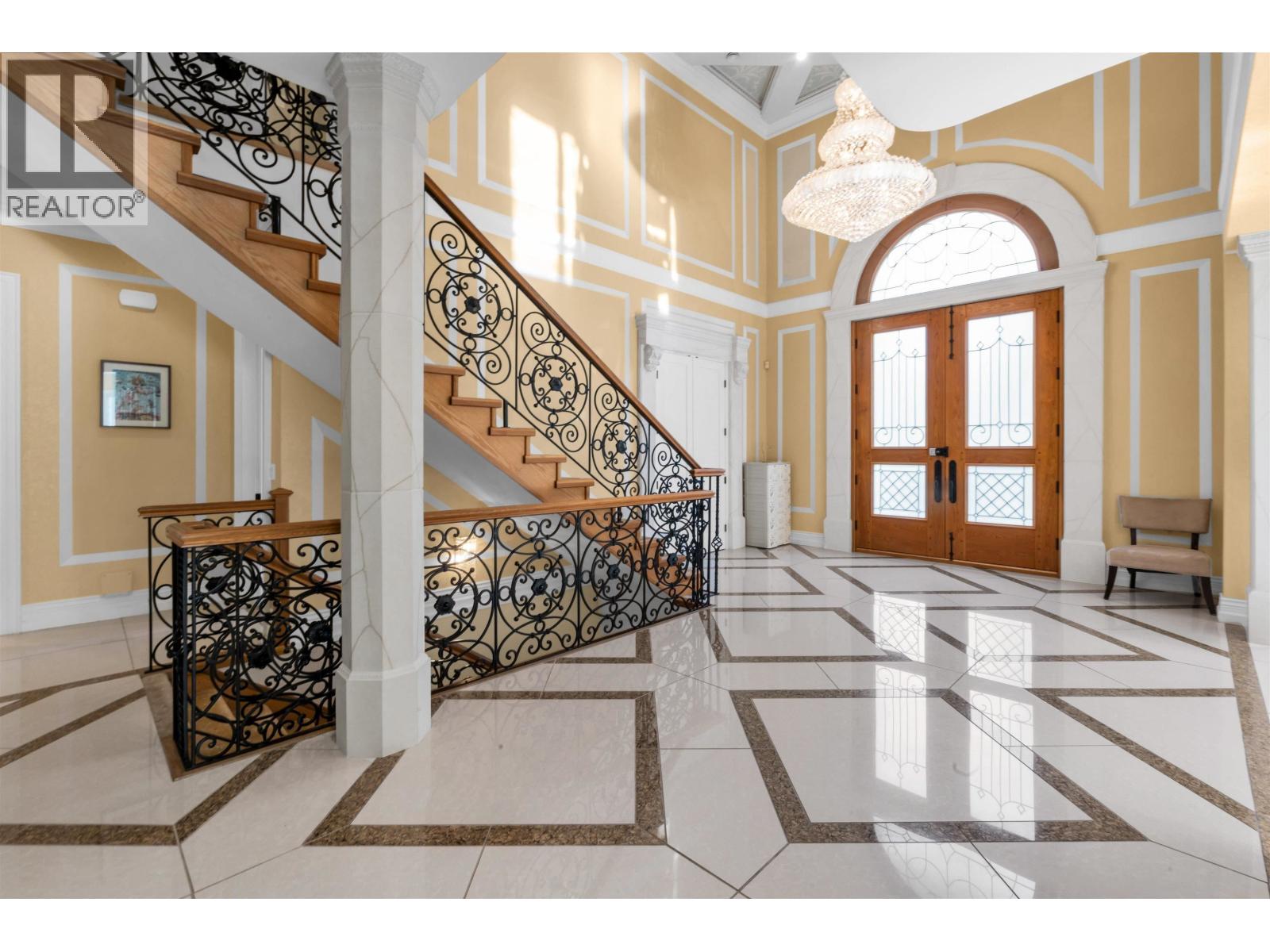 8233 Government Road, Burnaby, British Columbia  V5A 2E4 - Photo 4 - R3104352