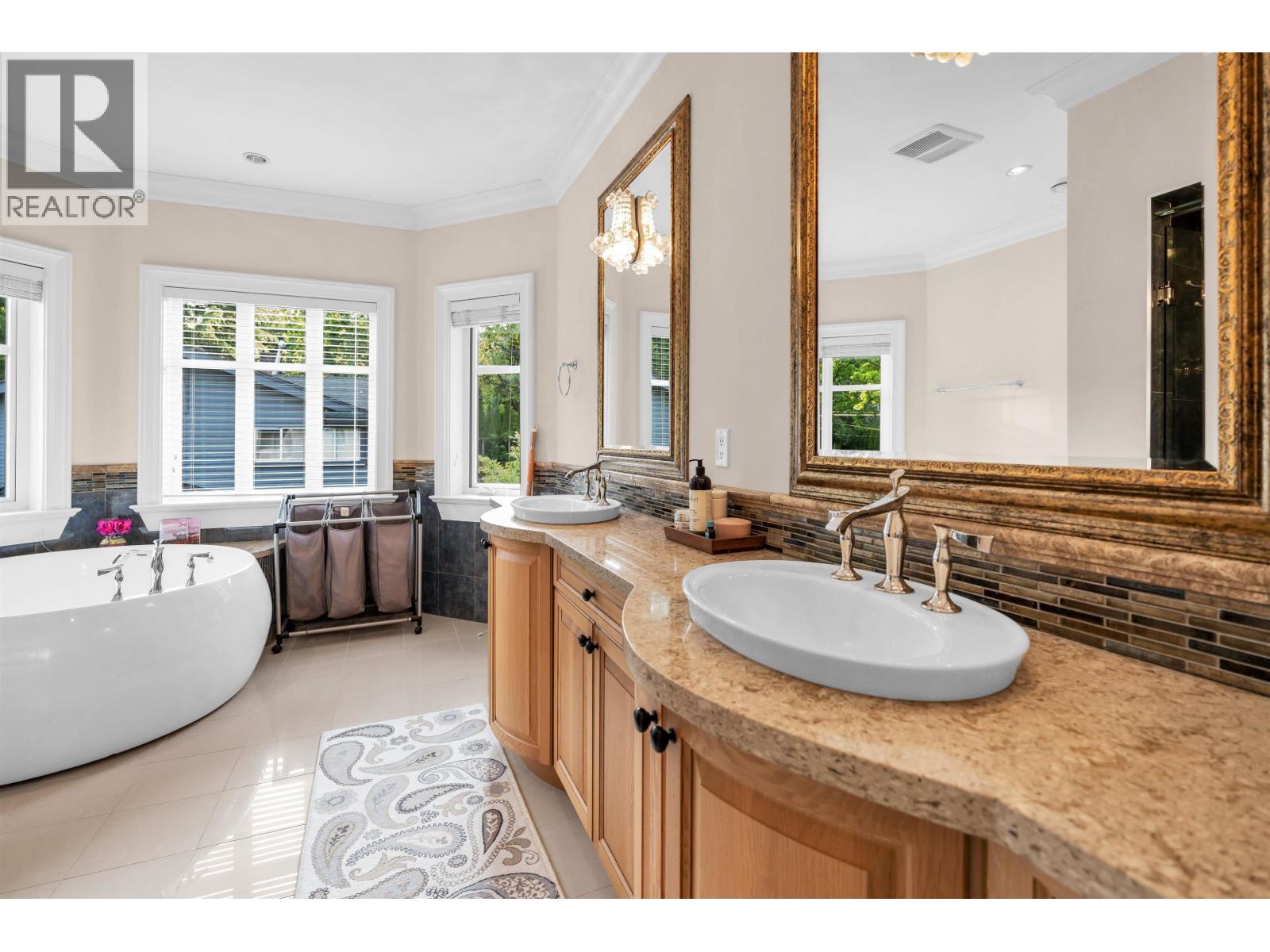 8233 Government Road, Burnaby, British Columbia  V5A 2E4 - Photo 25 - R3104352