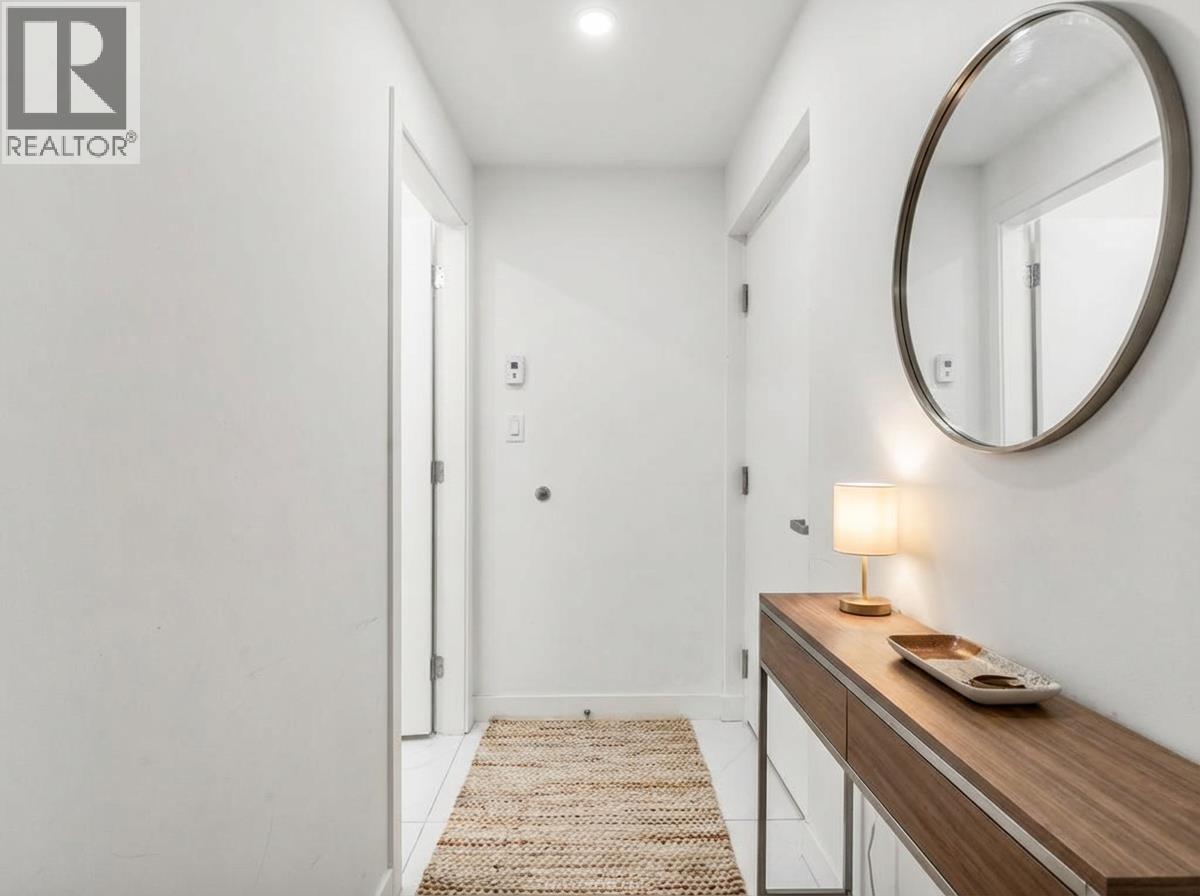 102 649 E 3rd Street, North Vancouver, British Columbia  V7L 1G6 - Photo 30 - R3104188