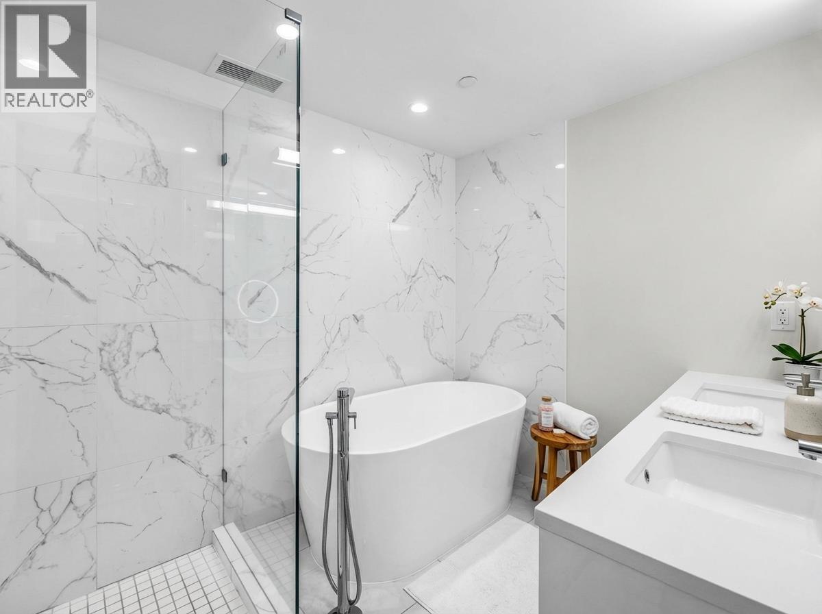 102 649 E 3rd Street, North Vancouver, British Columbia  V7L 1G6 - Photo 21 - R3104188