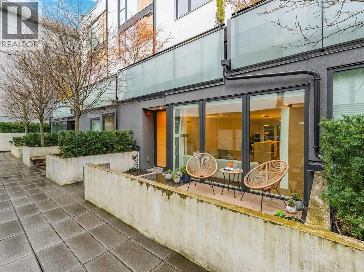 102 649 E 3rd Street, North Vancouver, British Columbia  V7L 1G6 - Photo 33 - R3104188