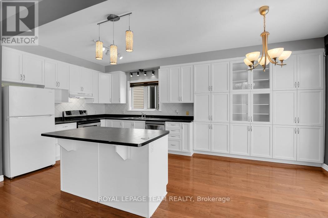 763 Long Point Circle, Ottawa, Ontario  K1T 4H5 - Photo 11 - X12930938